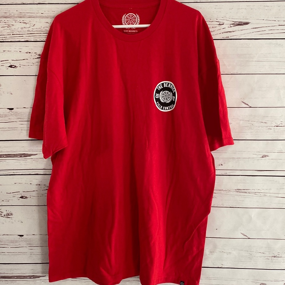 NWT The Berrics Men Tee
